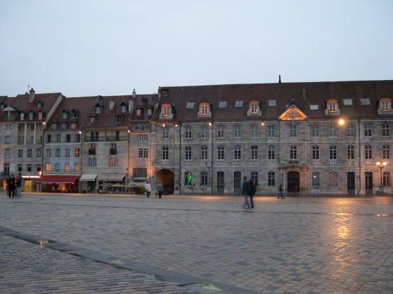  fin de journée, place de la révolution